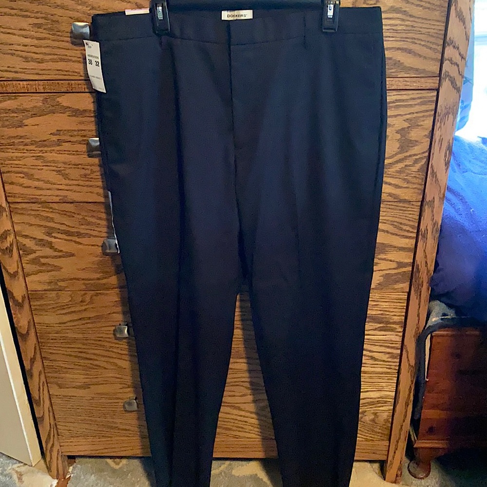 NWT Dockers Black Classic Fit Khakis 38/32